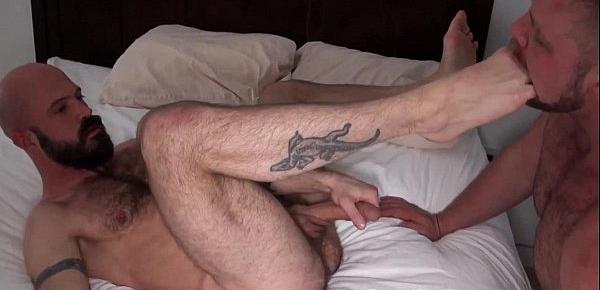  Bear barebacking cub after getting sucked